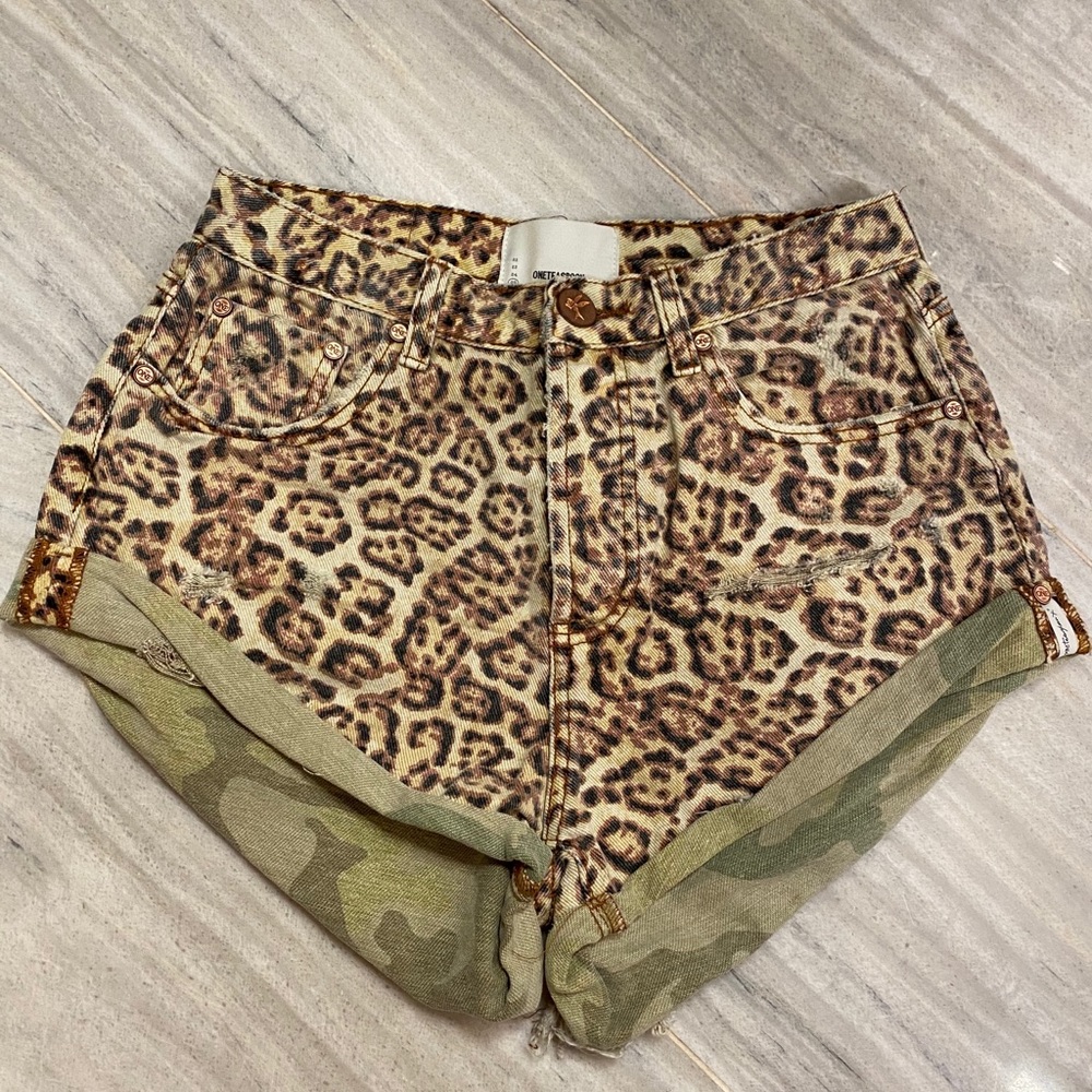 Oneteaspoon leopard denim shorts